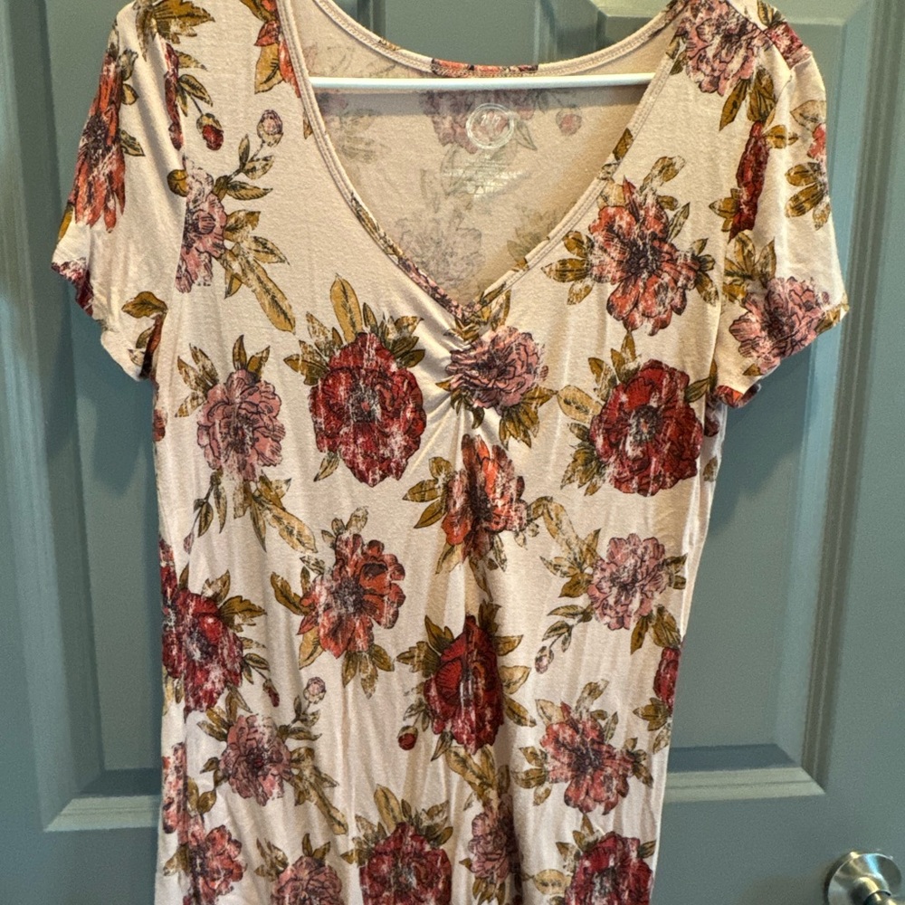 V-Neck Floral Short Sleeve Tunic Top - Blush Floral